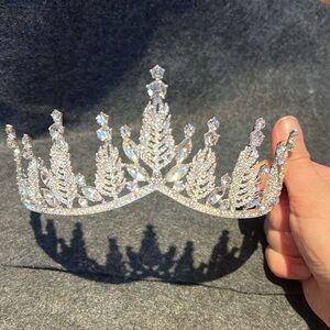 SWEETV Harmony Crystal Tiara - Silver Crown 👑✨